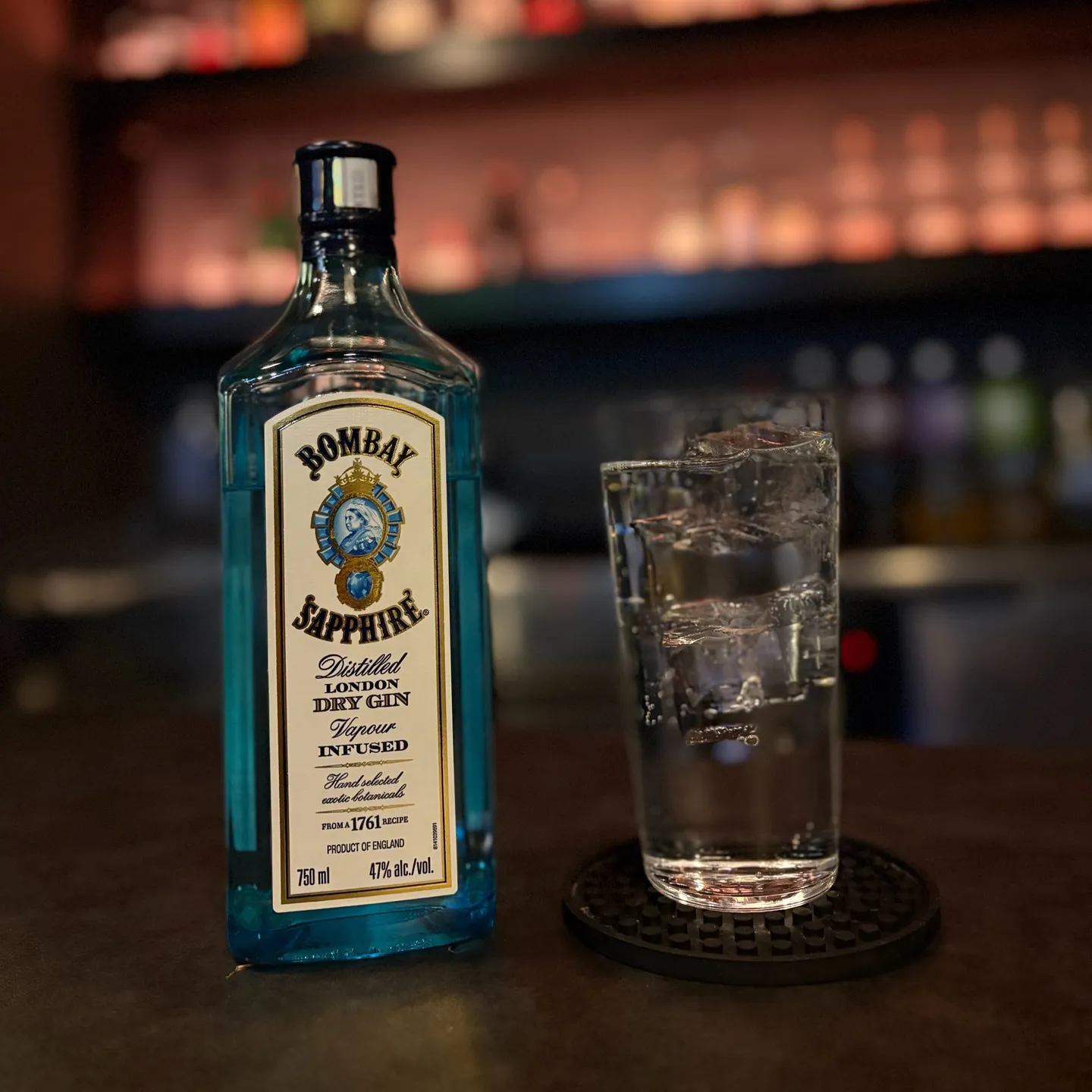 こんばんは🌙 Bar ubiへようこそ🍹 スパイシーなジンを...