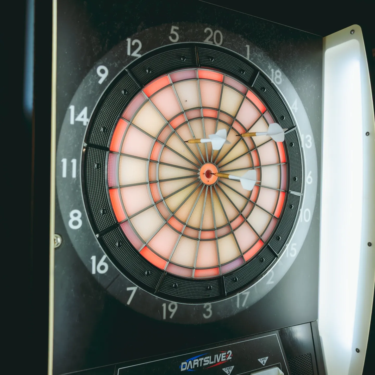 こんばんは！🌙Bar ubiへようこそ！当店には✨ダーツ✨が...